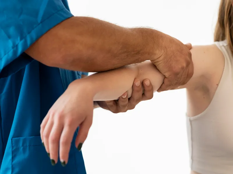Chiropractic care for elbow pain at Camel City Chiropractic in Hudsonville