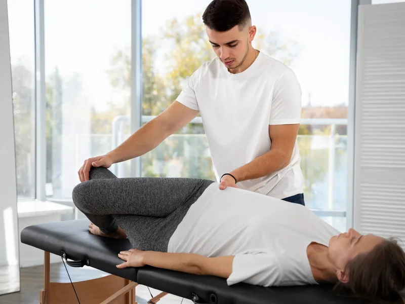 Camel City Chiropractic treating hip pain in Hudsonville