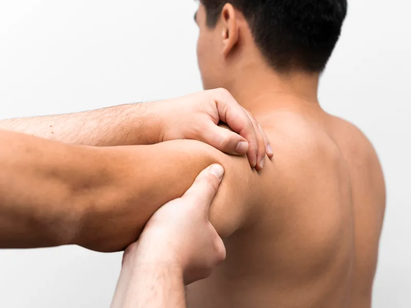 How Camel City Chiropractic treats rotator cuff injury in Hudsonville
